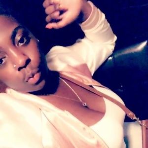 Meet your Posher, Akyra